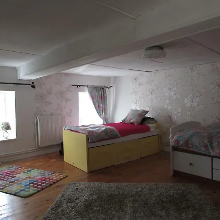 Appartement Bernadette à Chouvigny Extérieur photo